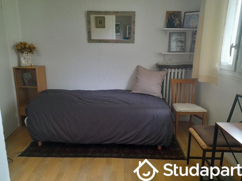 Chambre - 75 m² - 1 pièce