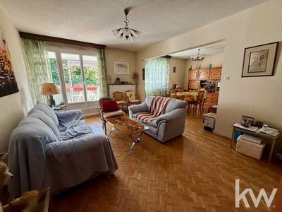 Appartement - 100 m² - 5 pièces