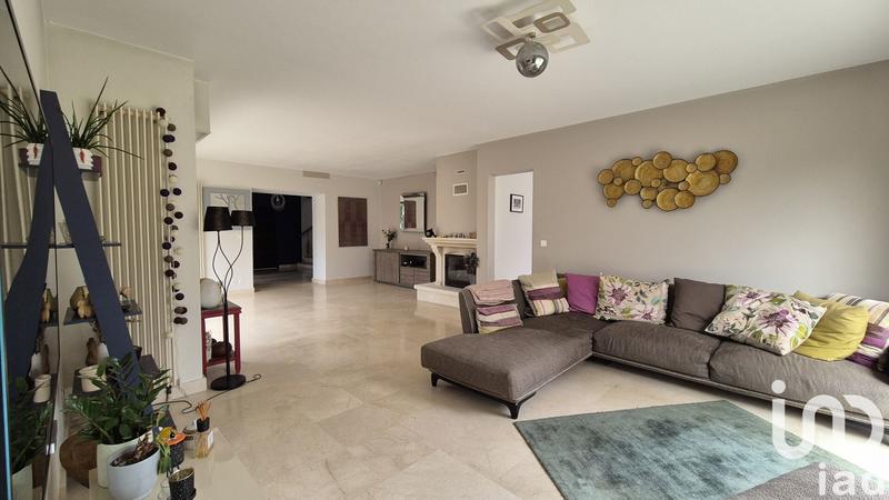 Maison - 250 m² - 8 pièces