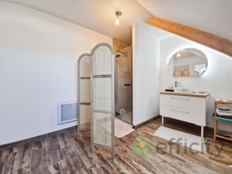 Pavillon - 185 m² - 7 pièces