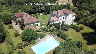 Maison de maîtres - 390 m² - 13 pièces