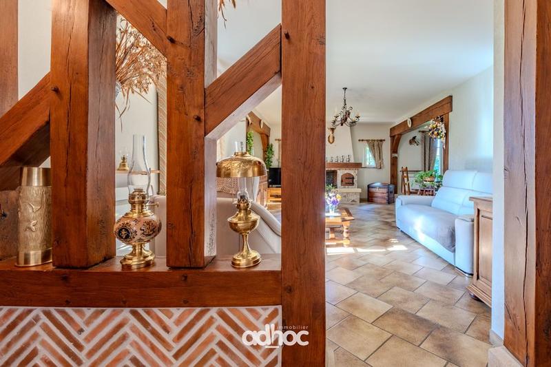 Maison traditionnelle - 180 m² - 8 pièces