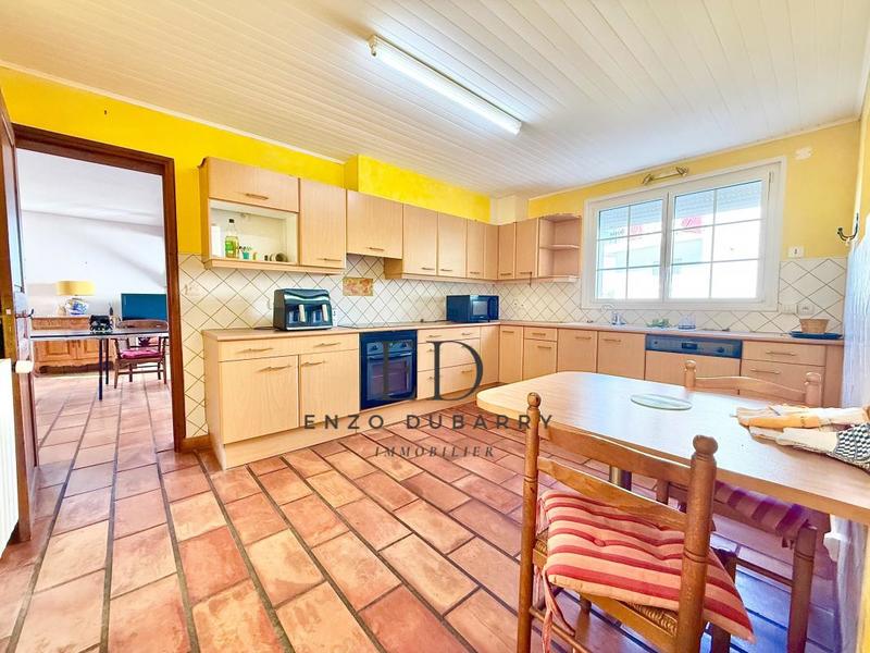 Maison - 206 m² - 7 pièces