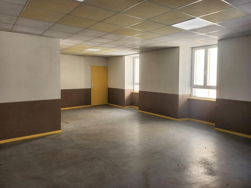 Maison - 265 m² - 10 pièces