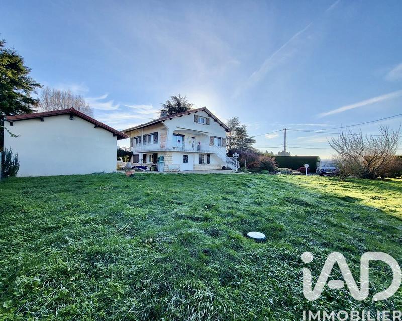 Maison - 237 m² - 7 pièces