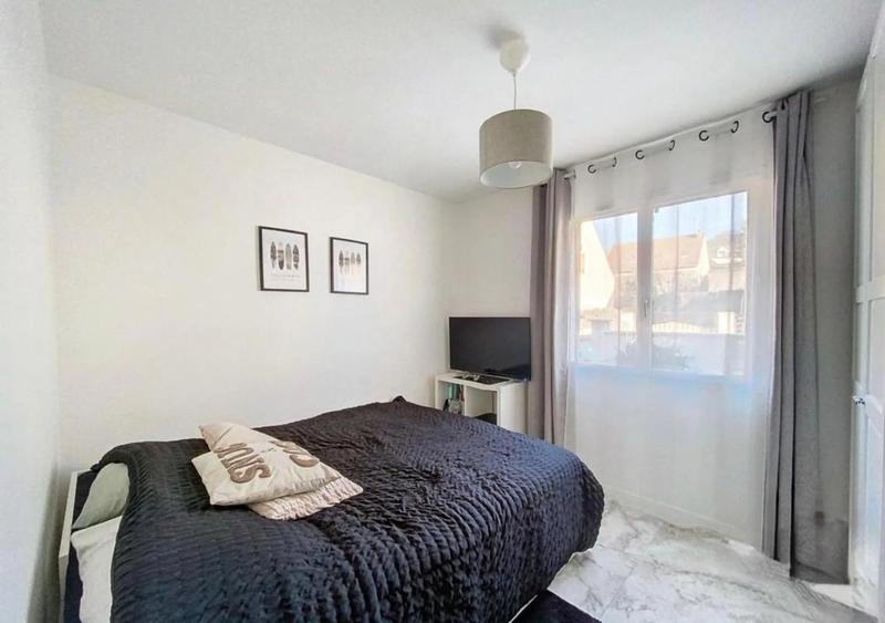 Maison - 200 m² - 6 pièces