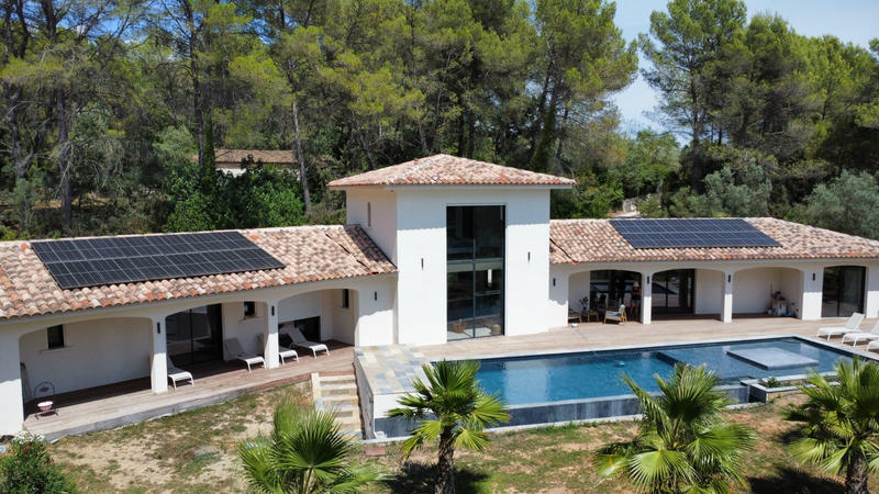Villa - 250 m² - 6 pièces