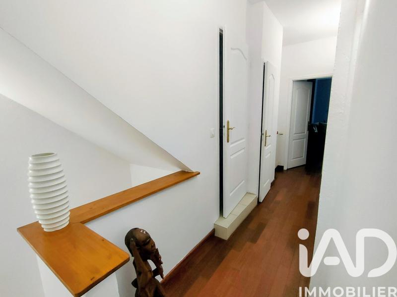 Maison - 285 m² - 9 pièces