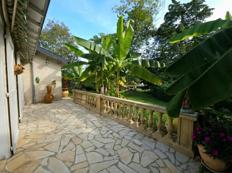 Propriété - 330 m² - 6 pièces