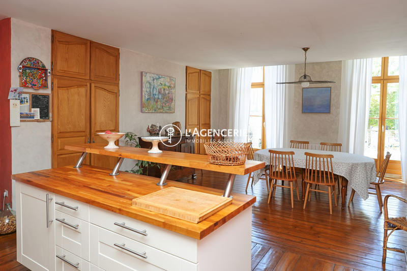 Maison - 286 m² - 6 pièces