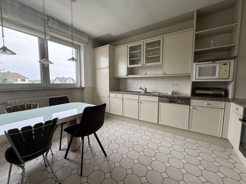 Maison - 320 m² - 10 pièces