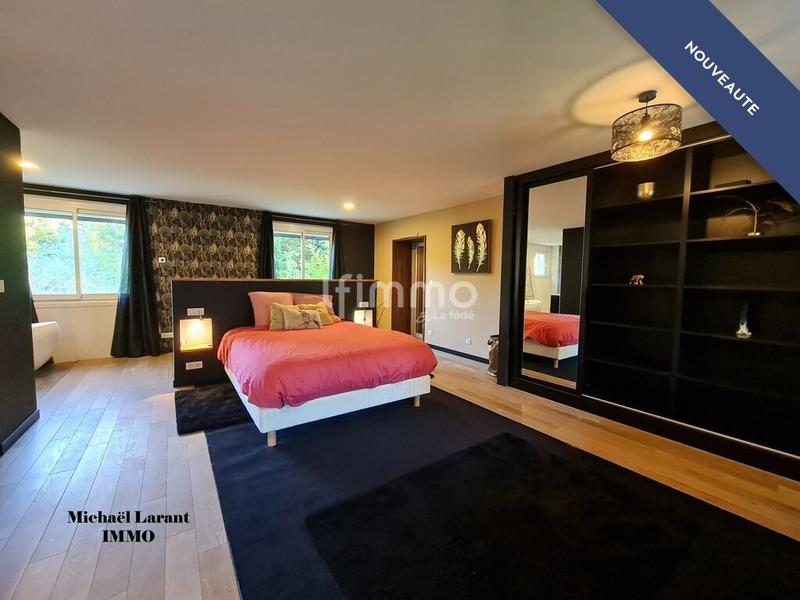 Propriété - 484 m² - 7 pièces