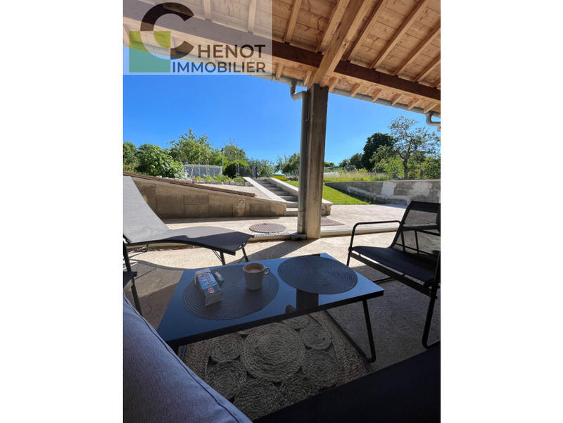 Propriété - 236 m² - 5 pièces