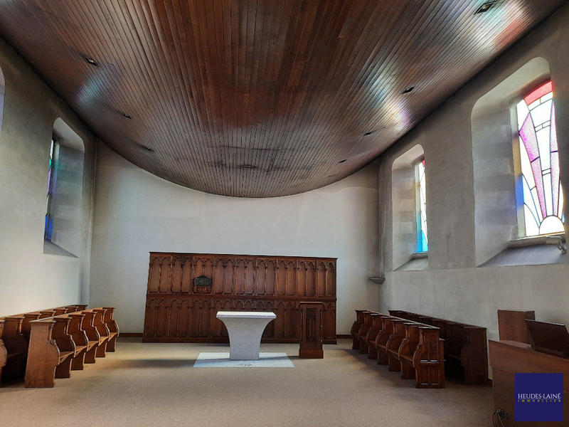 Maison - 2 260 m² - 65 pièces