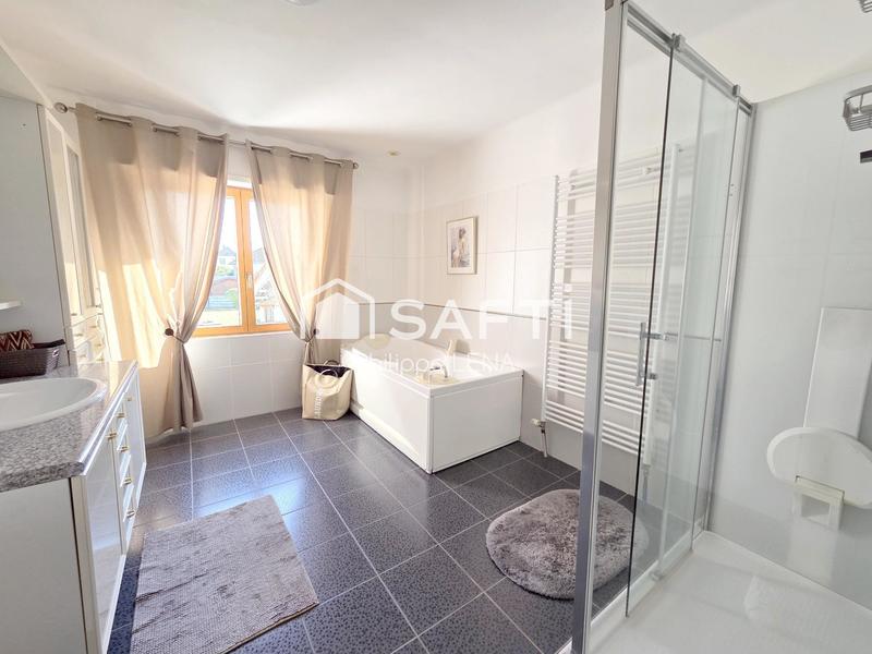 Maison - 262 m² - 6 pièces