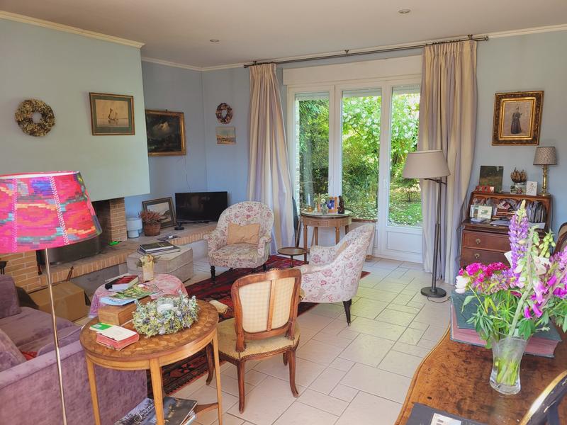 Château - 1 327 m² - 50 pièces