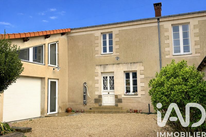 Maison - 243 m² - 8 pièces
