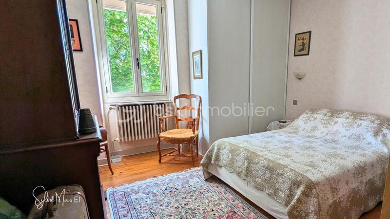 Maison - 313 m² - 10 pièces