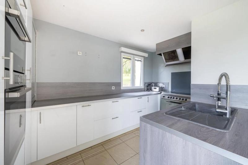 Demeure - 195 m² - 8 pièces