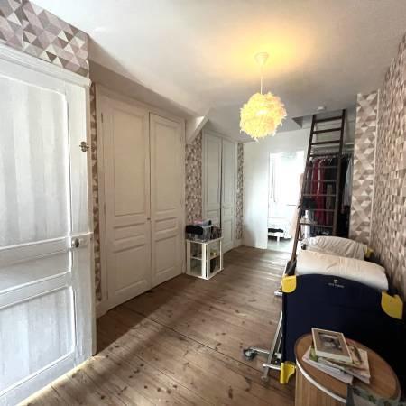 Maison - 205 m² - 7 pièces