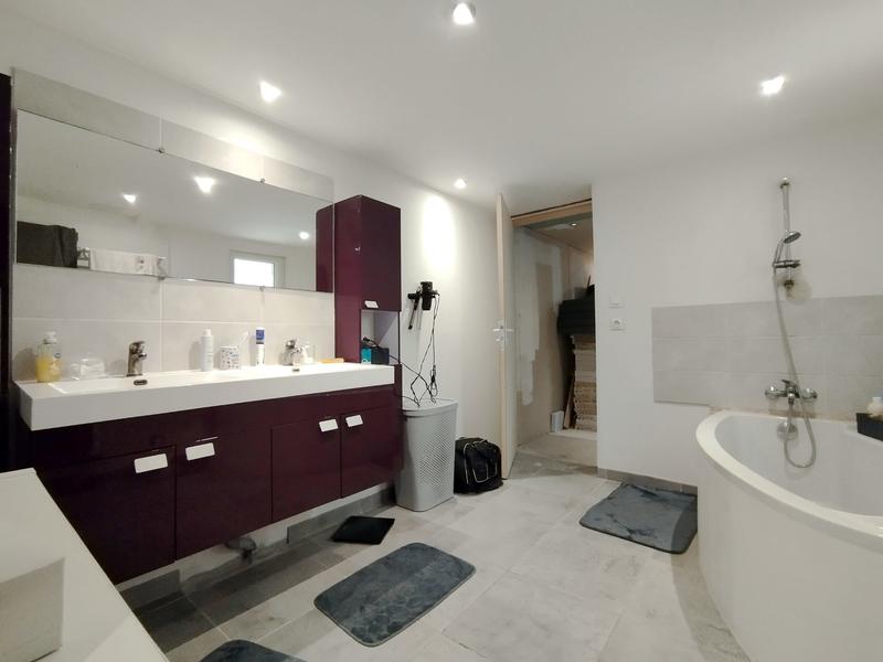 Maison - 175 m² - 8 pièces