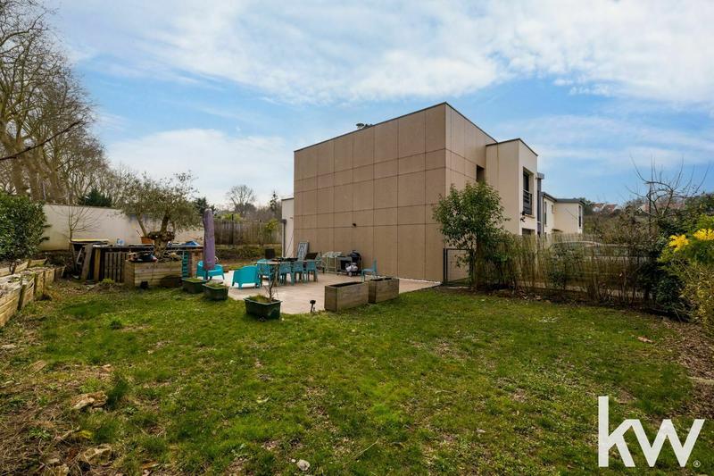 Maison - 97 m² - 4 pièces