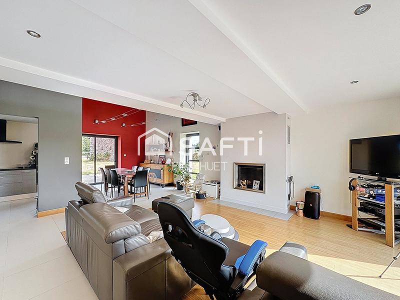 Maison - 220 m² - 8 pièces