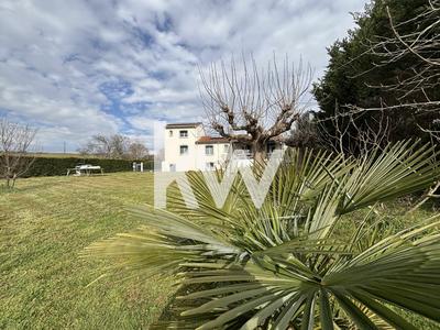 Maison - 150 m² - 8 pièces