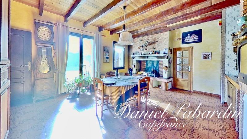 Maison - 217 m² - 6 pièces