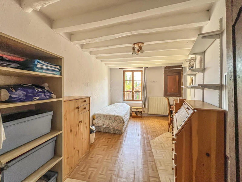 Maison traditionnelle - 294 m² - 15 pièces