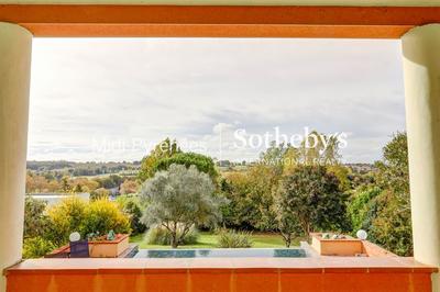 Maison - 215 m² - 7 pièces