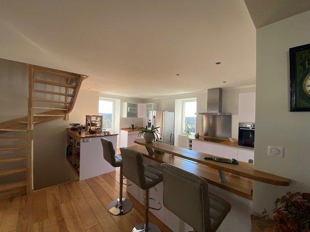 Maison en pierre - 211 m² - 4 pièces