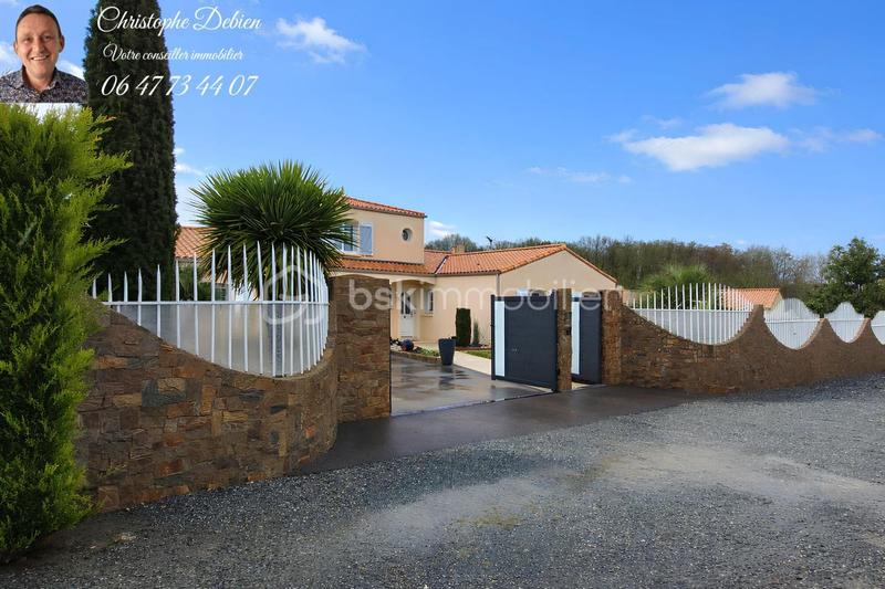 Pavillon - 199 m² - 7 pièces