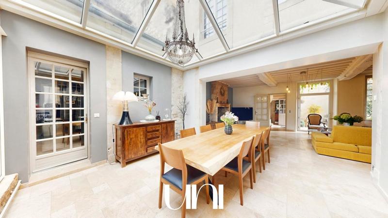 Maison - 300 m² - 9 pièces