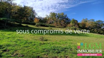 Terrain constructible - 1 400 m²