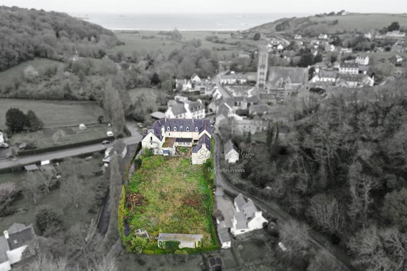 Maison - 1 260 m² - 41 pièces