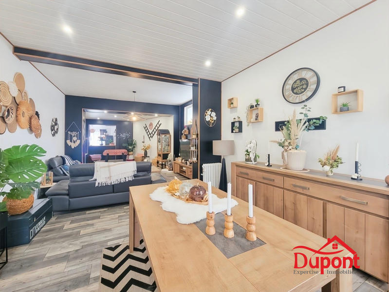 Maison - 215 m² - 9 pièces