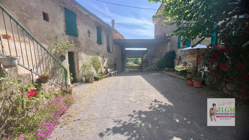 Propriété - 283 m² - 8 pièces