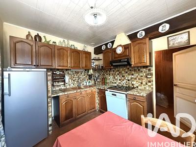 Maison - 90 m² - 5 pièces