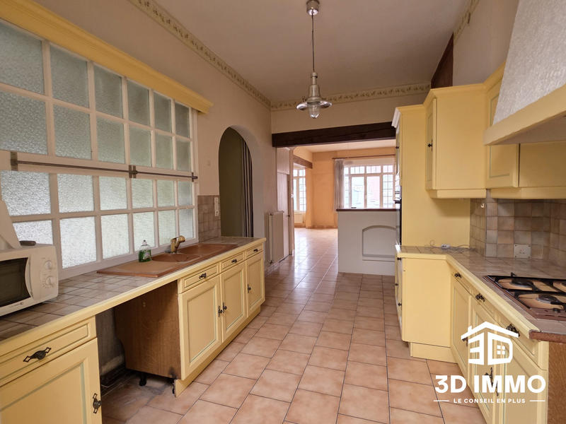 Maison - 220 m² - 9 pièces