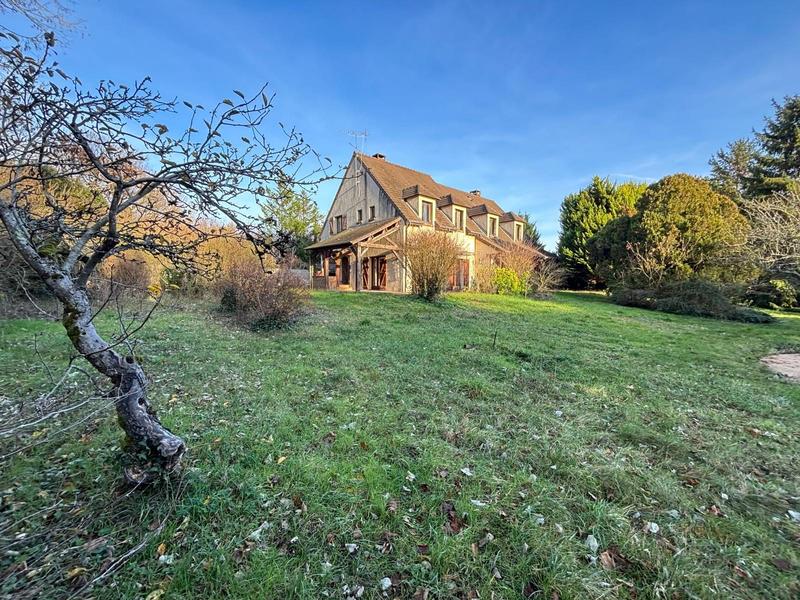 Maison - 225 m² - 8 pièces