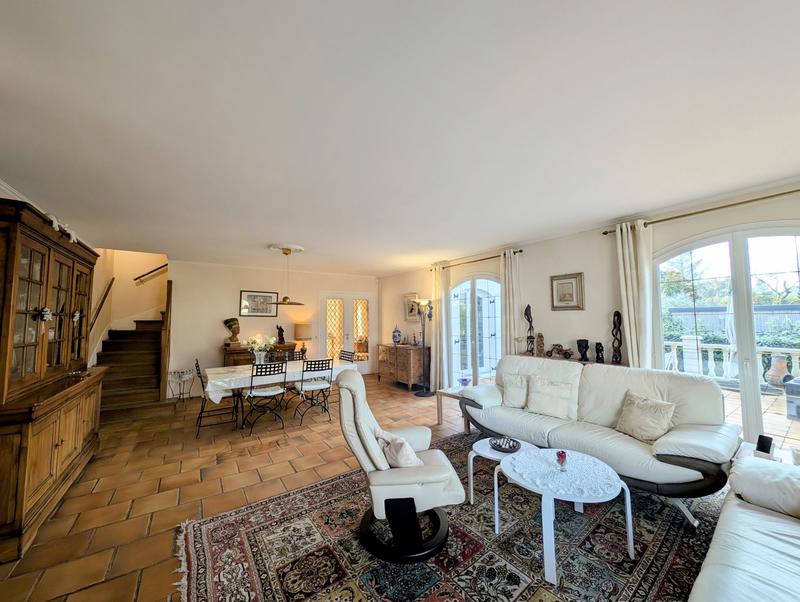 Maison - 199 m² - 7 pièces