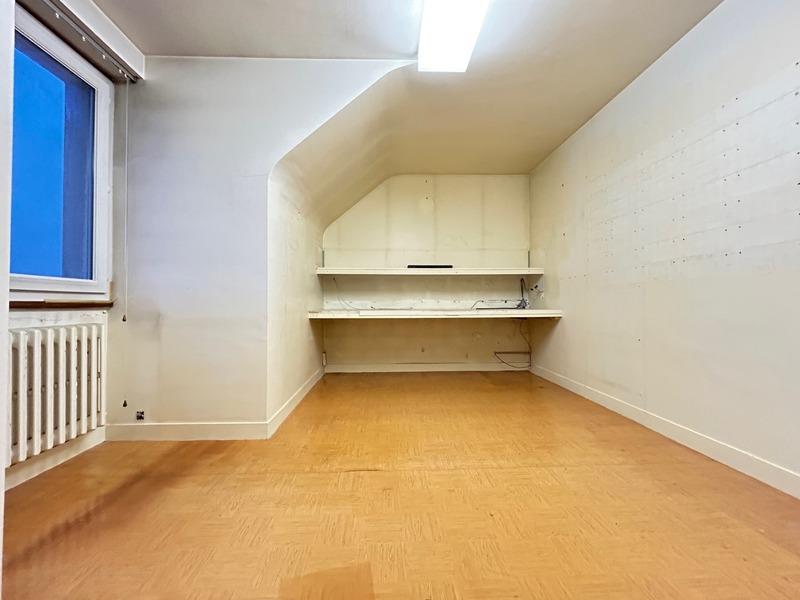 Maison - 180 m² - 9 pièces