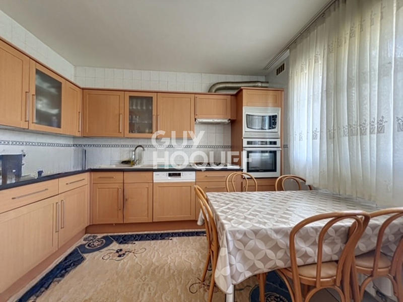 Maison - 172 m² - 10 pièces