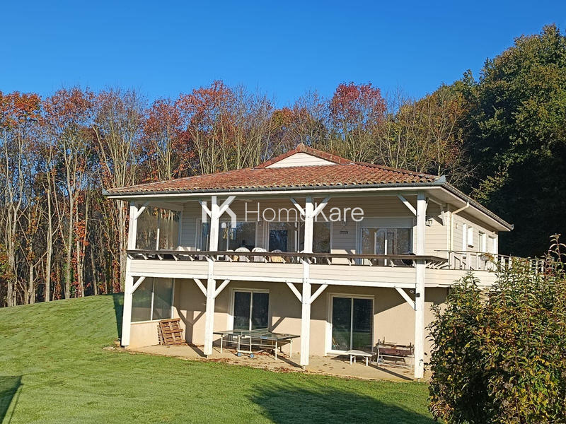 Maison - 350 m² - 10 pièces