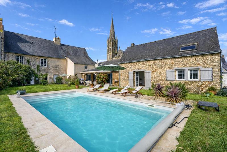 Maison de village - 239 m² - 8 pièces