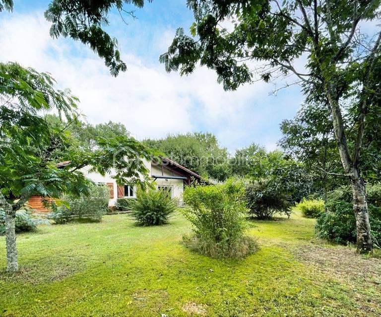 Maison traditionnelle - 96 m² - 4 pièces