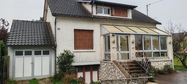 Maison - 90 m² - 5 pièces