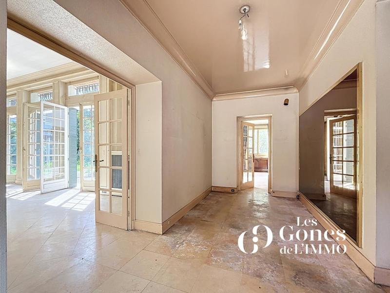 Maison - 246 m² - 6 pièces