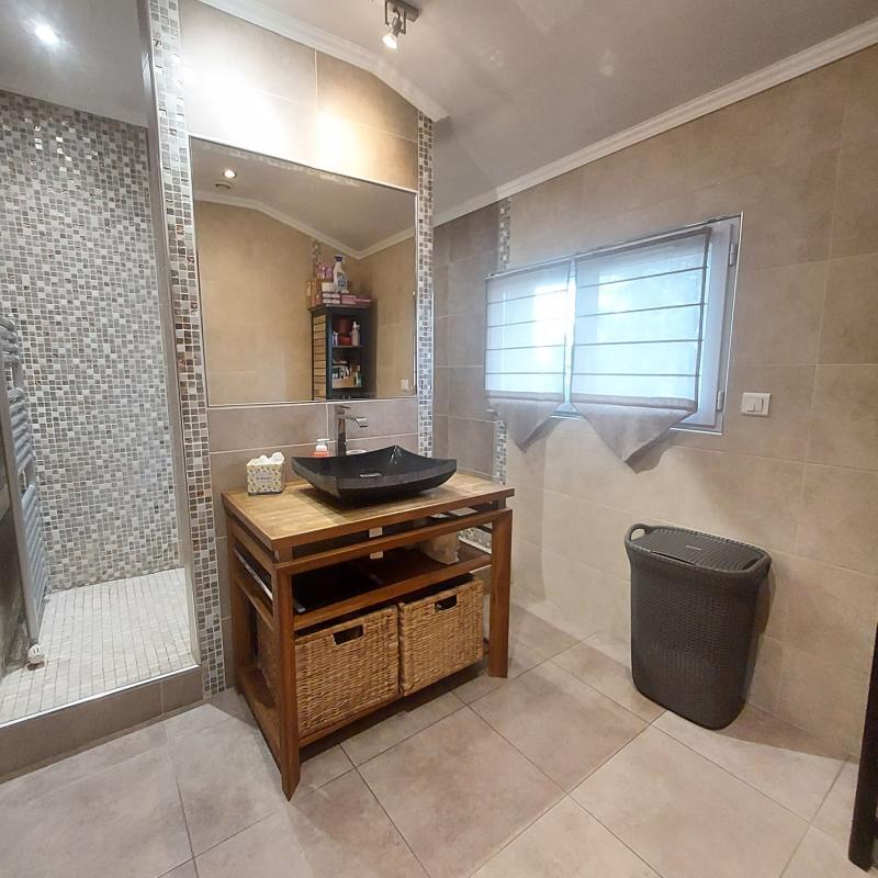 Maison - 184 m² - 5 pièces